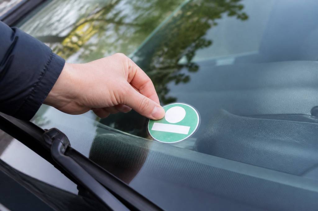 Classe environnementale : comprendre les normes et leur impact sur votre voiture