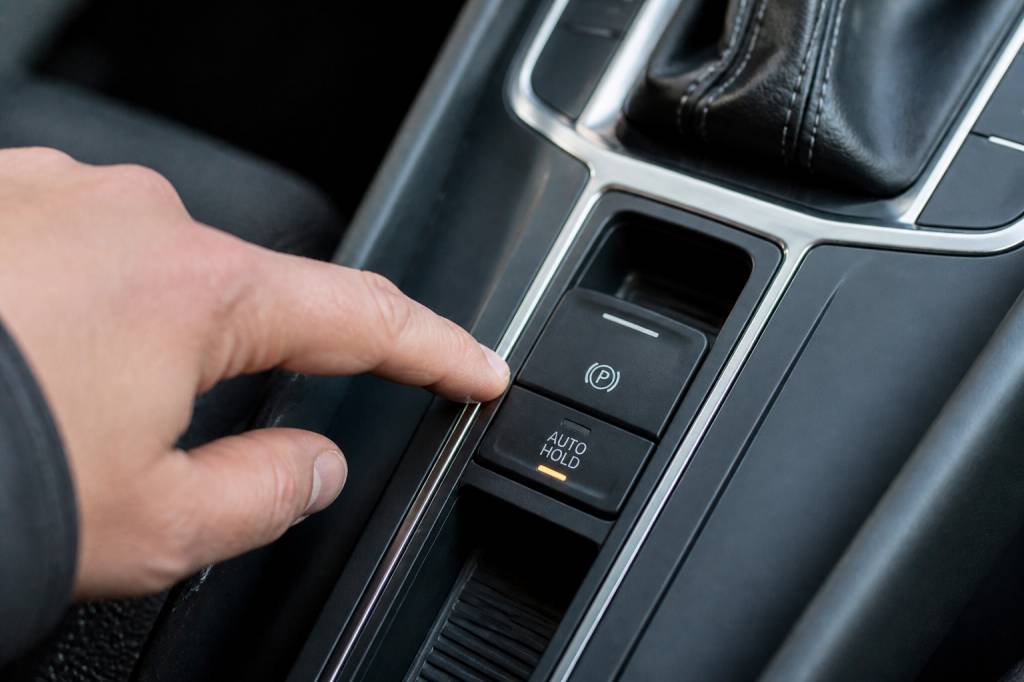 Auto hold VW : fonctionnement, avantages et conseils d’utilisation